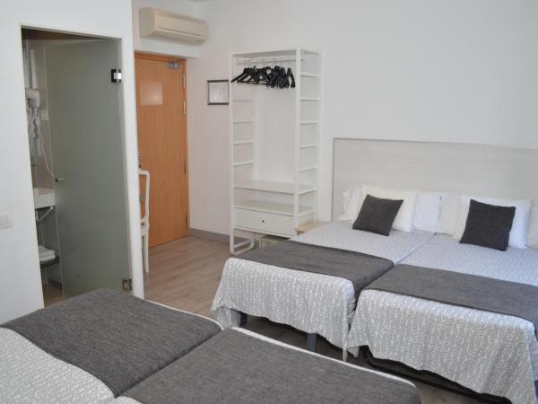 Hostal San Lorenzo : photo 3 de la chambre chambre quadruple (4 adultes)