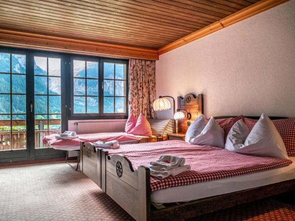 Hotel Gletscherblick Grindelwald : photo 6 de la chambre chambre double avec balcon - vue sur montagnes