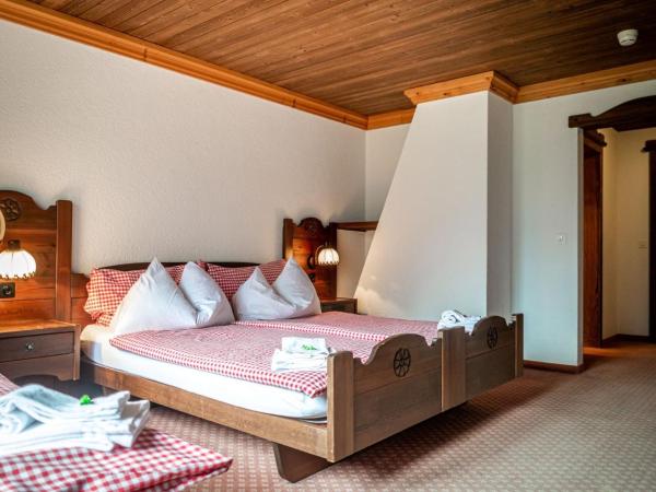 Hotel Gletscherblick Grindelwald : photo 3 de la chambre chambre double avec balcon - vue sur montagnes