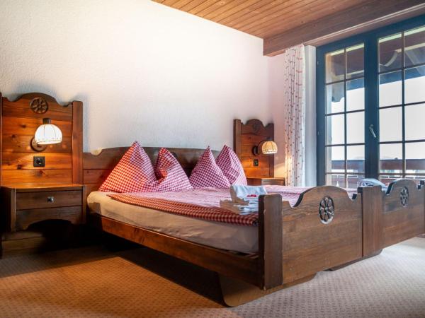 Hotel Gletscherblick Grindelwald : photo 9 de la chambre chambre lits jumeaux