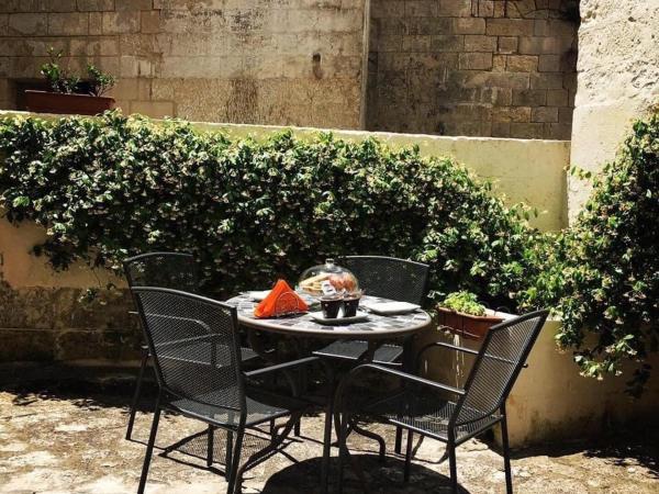 Alla dimora di Chiara Suite and Rooms : photo 1 de la chambre chambre double standard