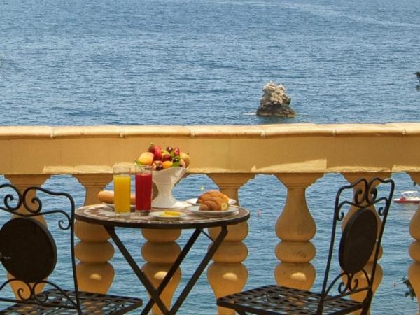 Jonic Hotel Mazzarò : photo 5 de la chambre chambre double avec balcon - vue sur mer