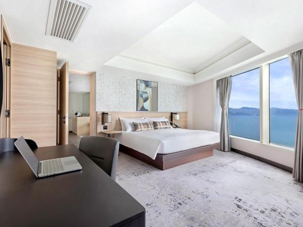 Harbour Grand Kowloon : photo 1 de la chambre suite deluxe - vue sur port