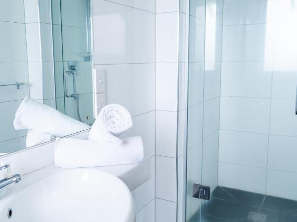 Based by the Lake : photo 8 de la chambre deluxe double or twin room - no children