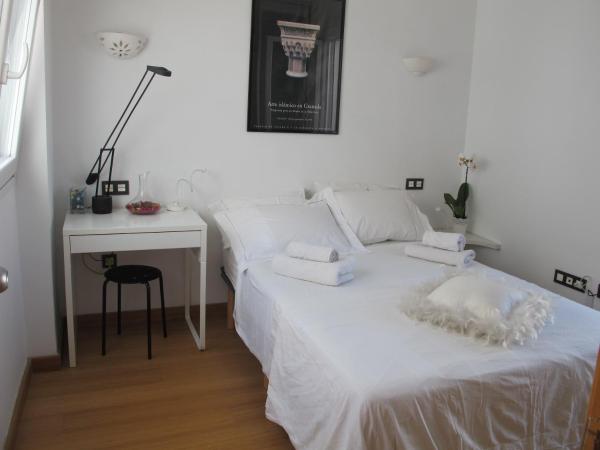 B&B Casa Alfareria 59 : photo 7 de la chambre chambre double ou lits jumeaux