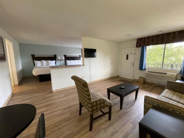 Tricove Inn & Suites : photo 4 de la chambre suite lit queen-size deluxe