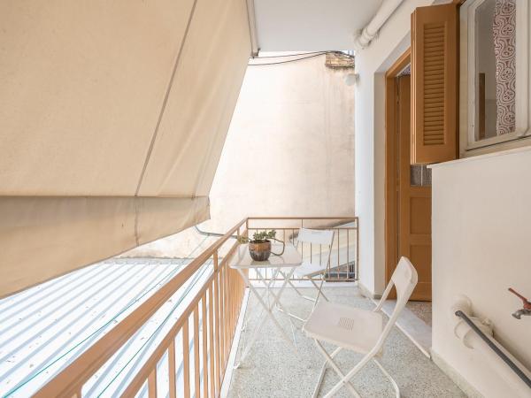 Private Rooms Athens - Shared Bathroom : photo 7 de la chambre chambre lits jumeaux Économique