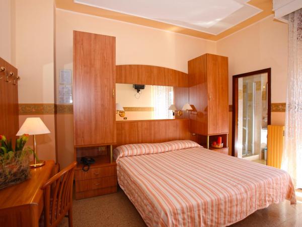 Hotel Smeraldo : photo 4 de la chambre 2 chambres communicantes