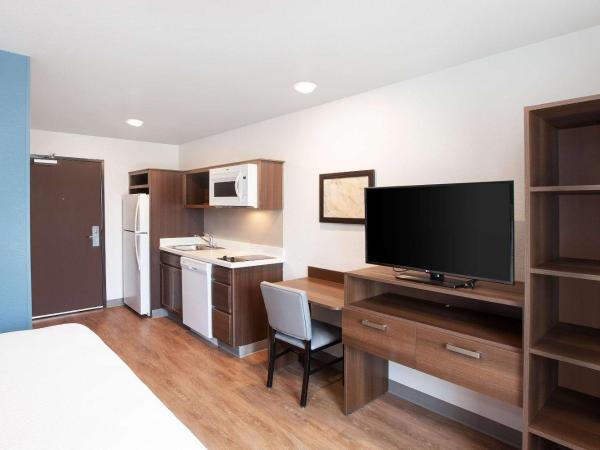 WoodSpring Suites Houston 288 South Medical Center : photo 4 de la chambre suite lit queen-size