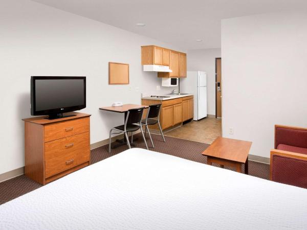 WoodSpring Suites San Antonio North Live Oak I-35 : photo 9 de la chambre chambre lit queen-size - adaptée aux personnes à mobilité réduite - fumeurs