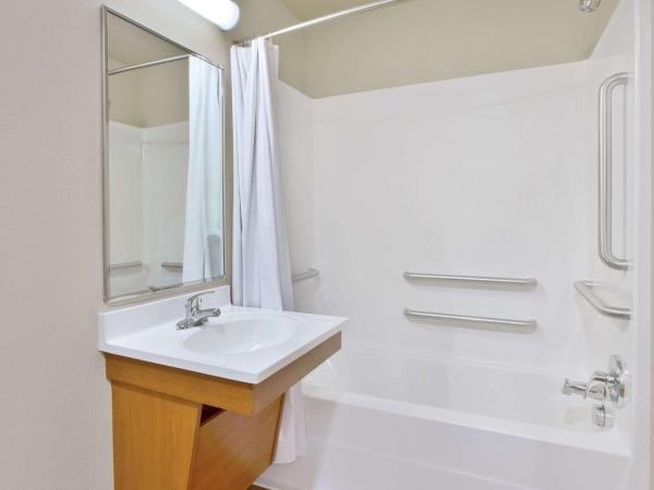 WoodSpring Suites San Antonio North Live Oak I-35 : photo 10 de la chambre chambre lit queen-size - adaptée aux personnes à mobilité réduite - fumeurs