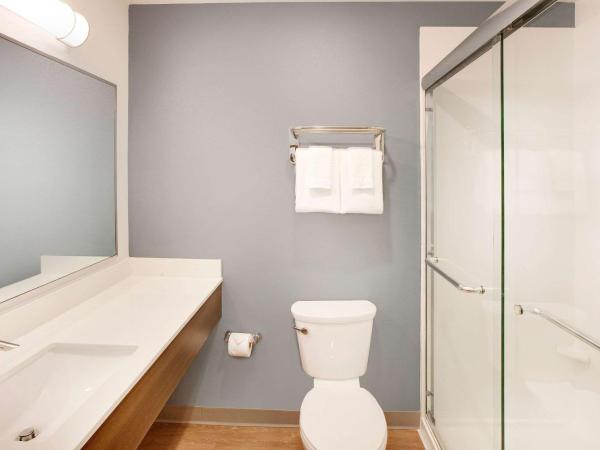 WoodSpring Suites Houston Northwest : photo 5 de la chambre chambre lit queen-size standard - non-fumeurs