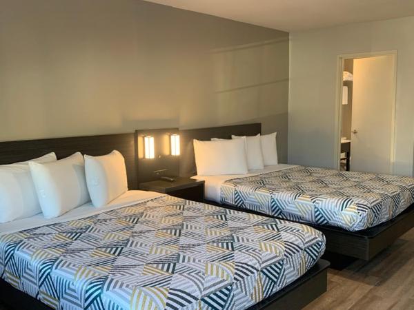 Motel 6 San Diego, CA Airport Harbor : photo 10 de la chambre chambre 2 lits queen-size - non-fumeurs