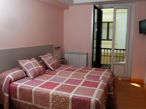 Pensión la Marinera : photo 8 de la chambre chambre double ou lits jumeaux avec salle de bains commune