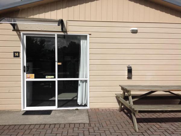 All Seasons Holiday Park : photo 2 de la chambre bungalow avec cuisine