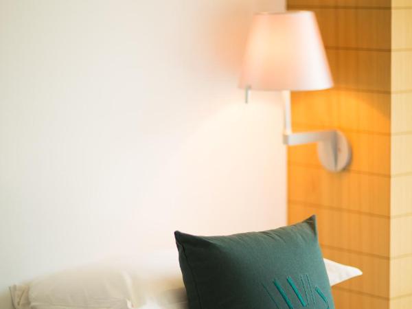 Grand Walkerhill Seoul : photo 6 de la chambre chambre double club avec avantages salon - vue sur montagne
