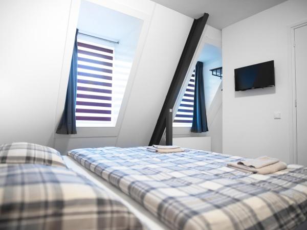 B&B Hotel Lichtstad : photo 2 de la chambre chambre double ou lits jumeaux avec salle de bains privative