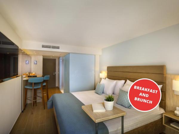 Girandella Valamar Collection Resort : photo 2 de la chambre room for 2 seaview - designed for adults