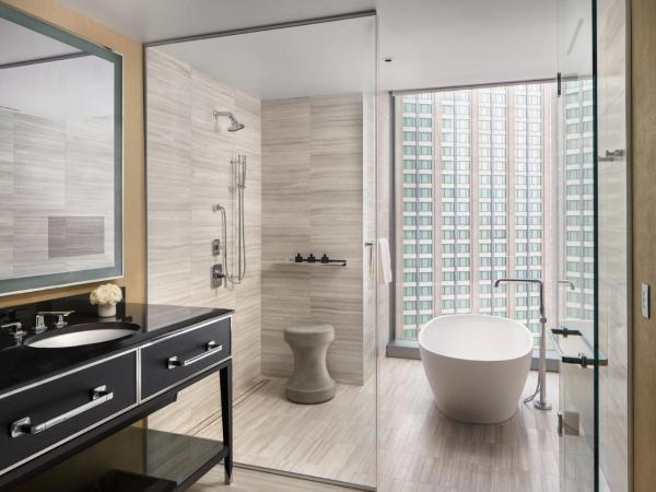 Four Seasons Hotel One Dalton Street, Boston : photo 2 de la chambre chambre premier avec 2 lits queen-size