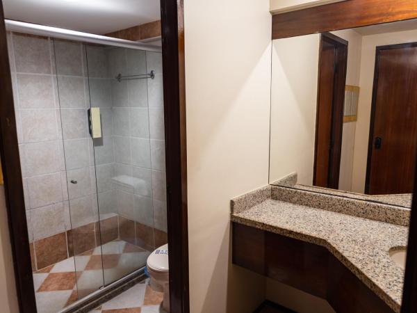 Plaza Praia Suítes : photo 7 de la chambre chambre quadruple deluxe