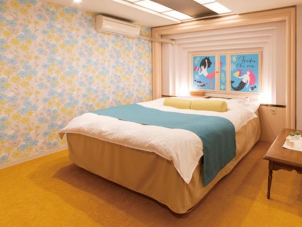 Hotel Chapel Sweet (Adult Only) : photo 9 de la chambre chambre double confort avec baignoire