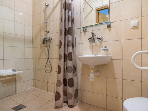 Dobre Miejsce Dom Rekolekcyjny : photo 5 de la chambre chambre simple - accessible aux personnes à mobilité réduite