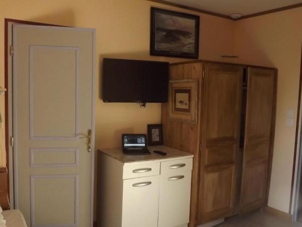 Manoir de Rouessé : photo 2 de la chambre appartement - vue sur jardin