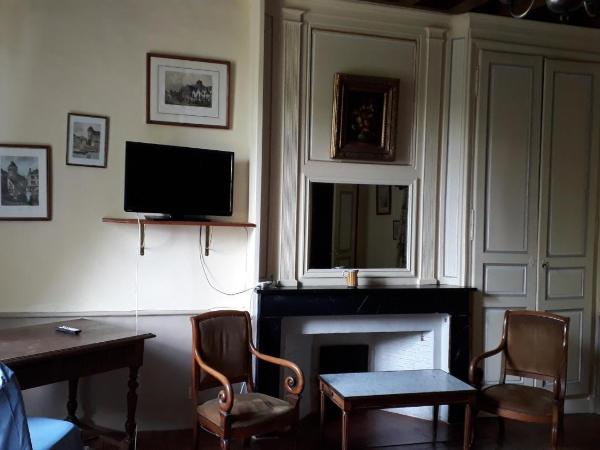 Manoir de Rouessé : photo 5 de la chambre chambre quadruple avec salle de bains privative