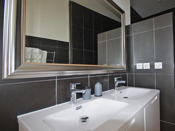 La Salamandre : photo 5 de la chambre suite junior - vue sur jardin