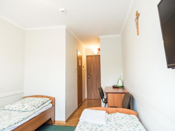 Dobre Miejsce Dom Rekolekcyjny : photo 2 de la chambre chambre lits jumeaux