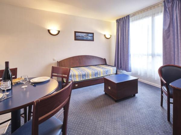 Zenitude Hôtel-Résidences Carcassonne : photo 5 de la chambre appartement 1 chambre - lit double