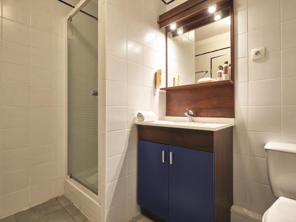 Zenitude Hôtel-Résidences Carcassonne : photo 3 de la chambre studio avec lit double