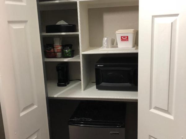 KINGS INN- Medical Downtown Midtown Memphis : photo 3 de la chambre chambre quadruple classique