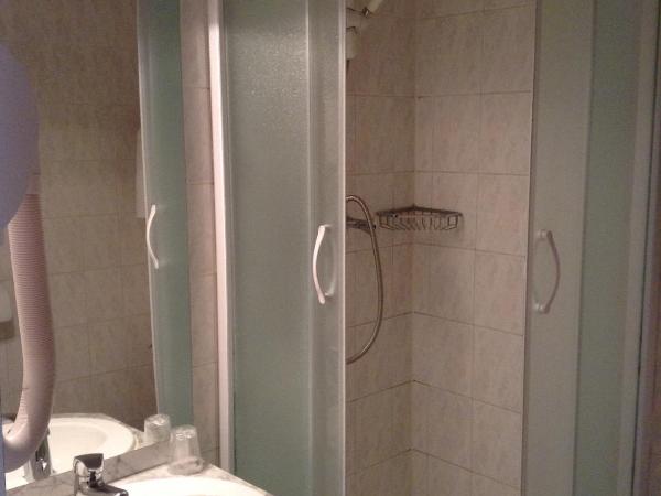 Hôtel Du Stade : photo 6 de la chambre chambre double