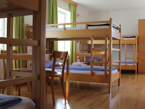 Institut St.Sebastian : photo 2 de la chambre lit dans dortoir de 2 lits