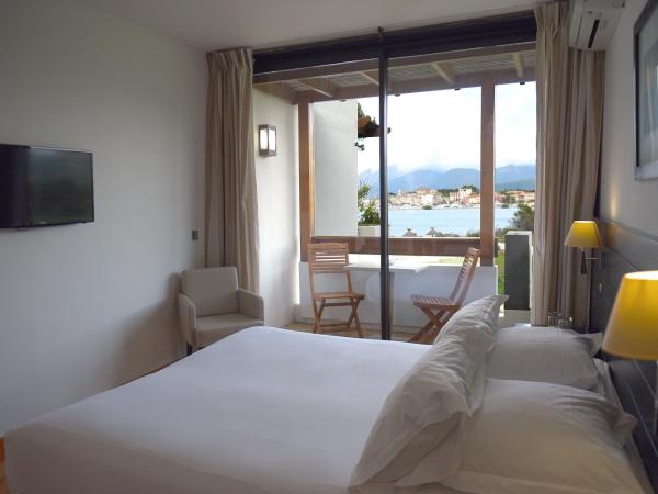 Hôtel La Roya : photo 1 de la chambre chambre double avec balcon - vue partielle sur mer