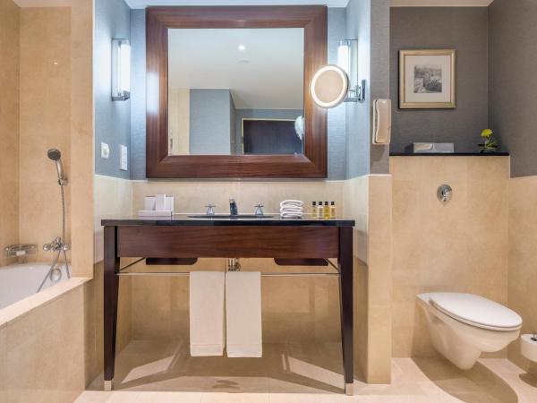 InterContinental Warszawa, an IHG Hotel : photo 3 de la chambre suite junior lit king-size avec canapé-lit - Étage inférieur