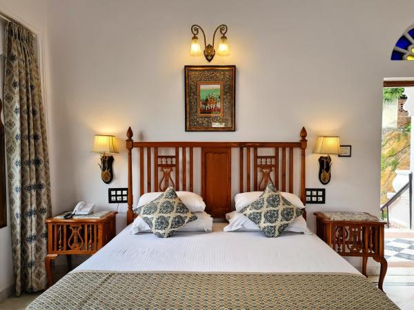 Amet Haveli - A Heritage Hotel Udaipur : photo 1 de la chambre hébergement super deluxe - vue sur lac