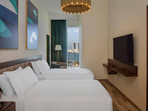 Avani Plus Palm View Dubai Hotel & Suites : photo 2 de la chambre appartement 2 chambres supérieur - vue sur mer