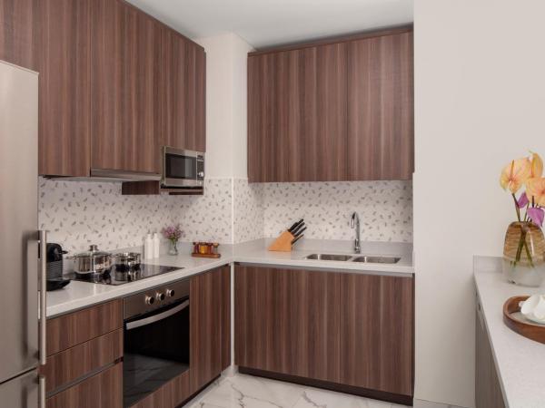 Avani Plus Palm View Dubai Hotel & Suites : photo 4 de la chambre appartement 2 chambres supérieur - vue sur mer