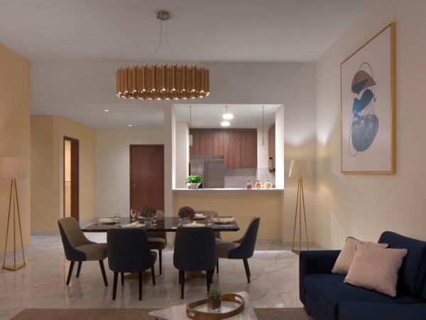 Avani Plus Palm View Dubai Hotel & Suites : photo 5 de la chambre appartement 3 chambres supérieur avec vue sur mer