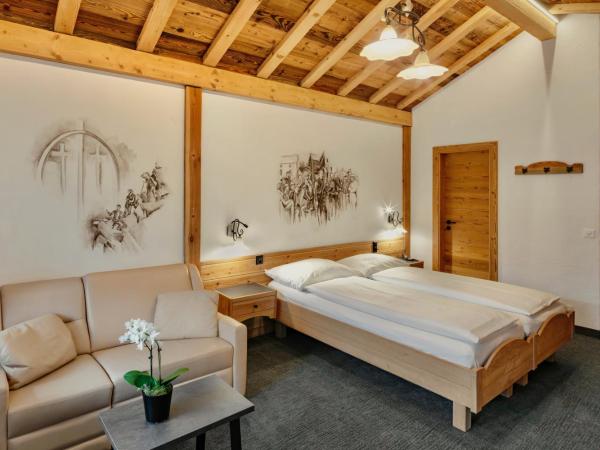 Hotel Antika : photo 3 de la chambre chambre lits jumeaux avec vue sur le mont cervin