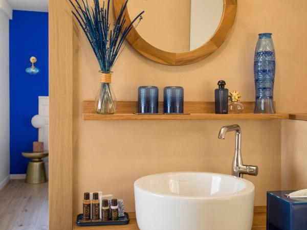 Bastide les 3 Portes : photo 6 de la chambre chambre double ou lits jumeaux supérieure - vue sur montagnes