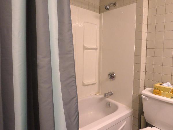 Roadking Inns Motel : photo 5 de la chambre chambre quadruple standard - animaux domestiques non acceptés