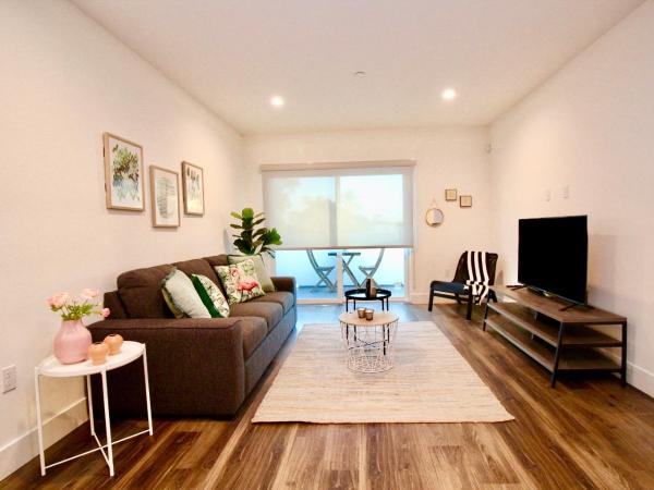 Los Angeles Premium Suites with Free Parking : photo 1 de la chambre appartement 2 chambres avec balcon