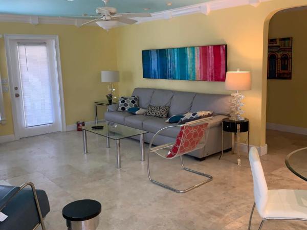 Manhattan Tower Apartment Hotel : photo 6 de la chambre garden villa two bedroom 