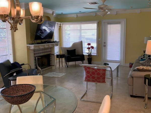 Manhattan Tower Apartment Hotel : photo 5 de la chambre garden villa two bedroom 