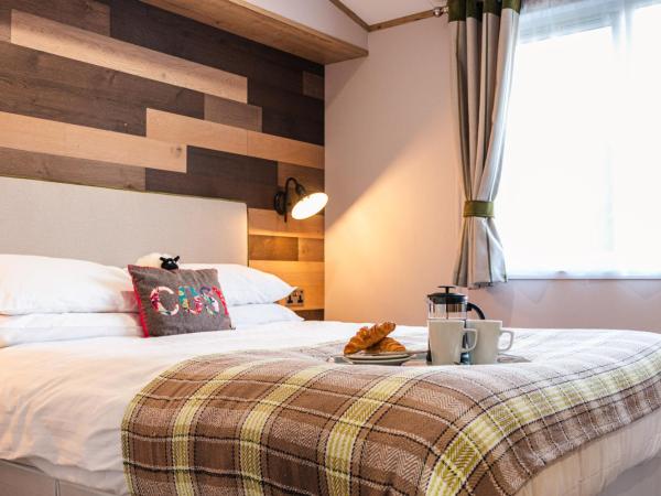 The White Rose Lodge with Hot Tub : photo 5 de la chambre maison 2 chambres