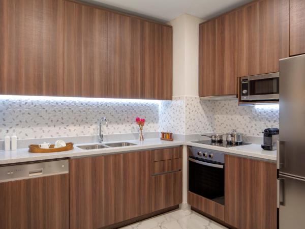 Avani Plus Palm View Dubai Hotel & Suites : photo 3 de la chambre appartement supérieur 2 chambres