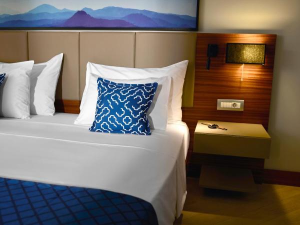 TUI BLUE Grand Azur : photo 2 de la chambre suite - vue sur terres